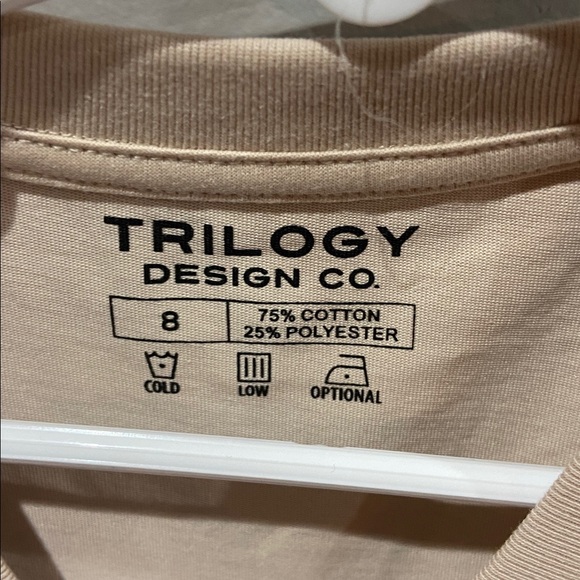 Graphic Tee - Picture 3 of 4